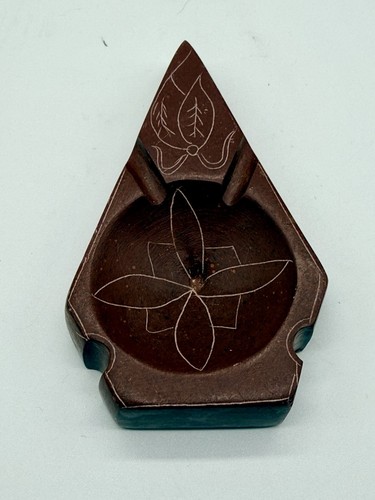 Hand carved vintage arrowhead - hand,